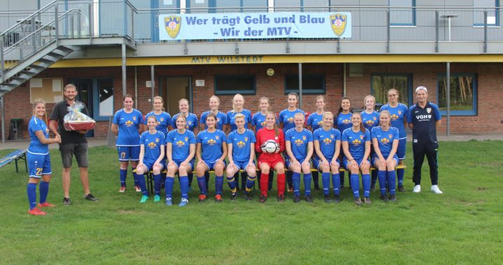 neue_trikots_erste_damen