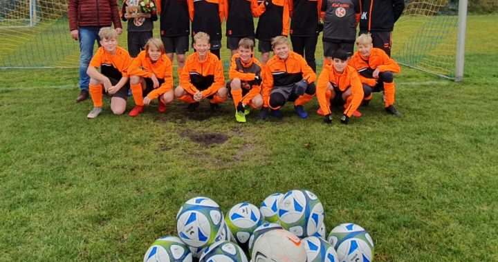 u14_sponsoren-foto_mueller_mit_ball